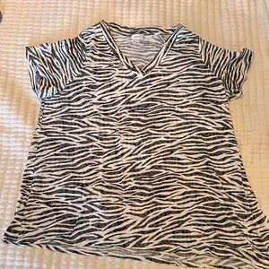 Animal print top 22/24 Avenue
